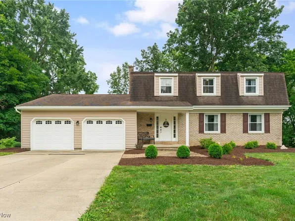 131 Chapel Ln, Canfield, OH 44406