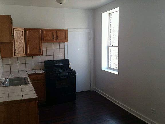4th image of 5160 S King Dr APT 3