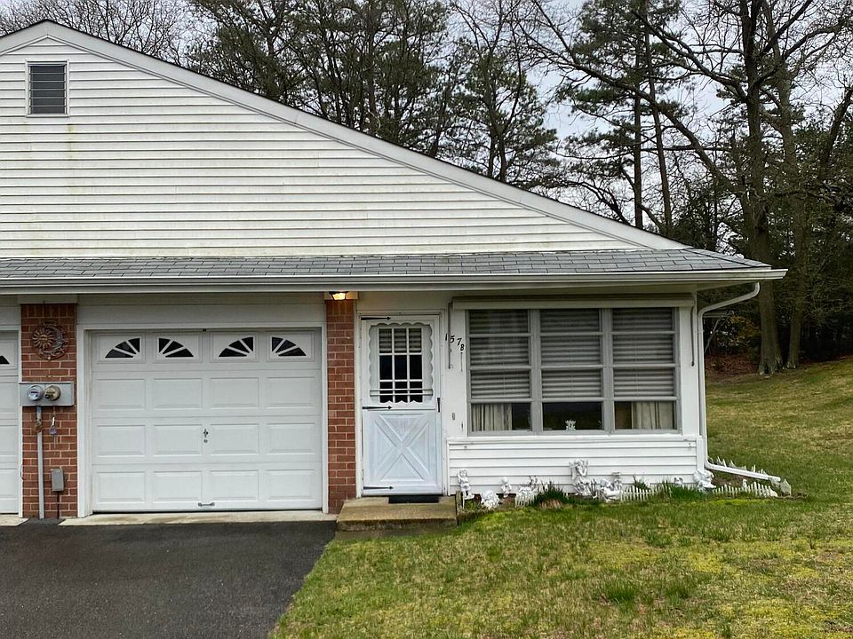 1st image of 157B Rosewood Drive
