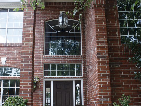 2nd image of 11 Lacey St