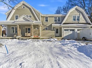 42 Sunnyside Ln, Concord, MA 01742