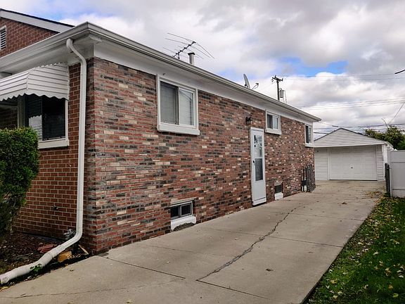 2nd image of 17148 Palmer St