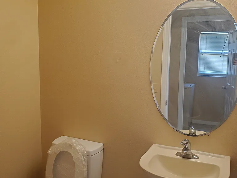 301 Colonade Ct — Photo 4