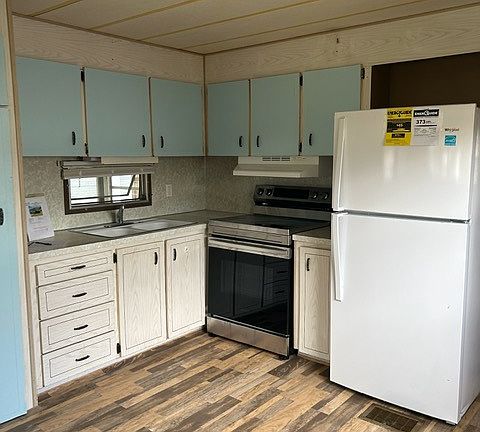 3rd image of 20 Renee St