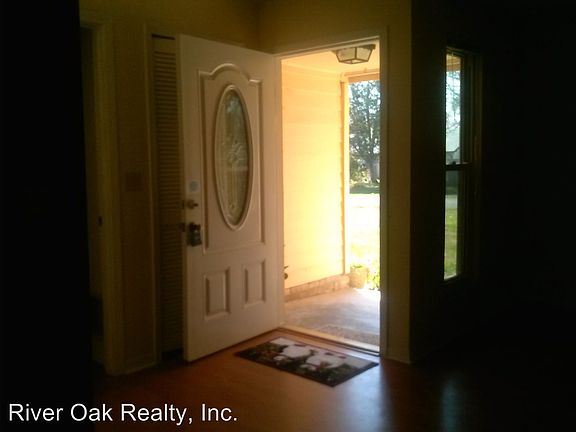 5th image of 2381 Stonehaven Ct E