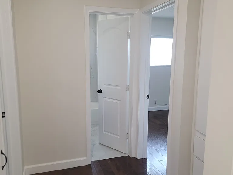 225 S Madison Ave #8 — Photo 5