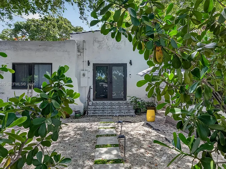 8280 NE 1st Pl — Photo 1