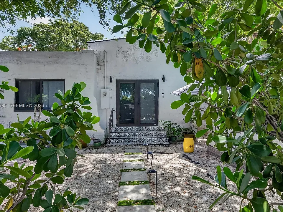 8280 NE 1st Pl