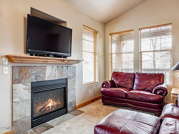 4th image of 5949 N Market St #D