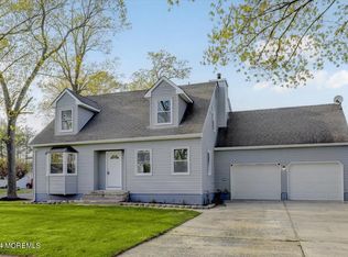 101 Buermann Ave, Toms River, NJ 08753