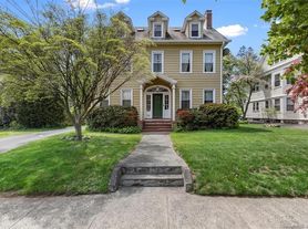 842 Edgewood Ave, New Haven, CT