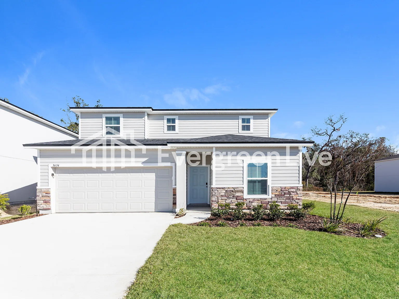 3 bed, 2.0 bath, 2436 sqft, $2,320 — Photo 2
