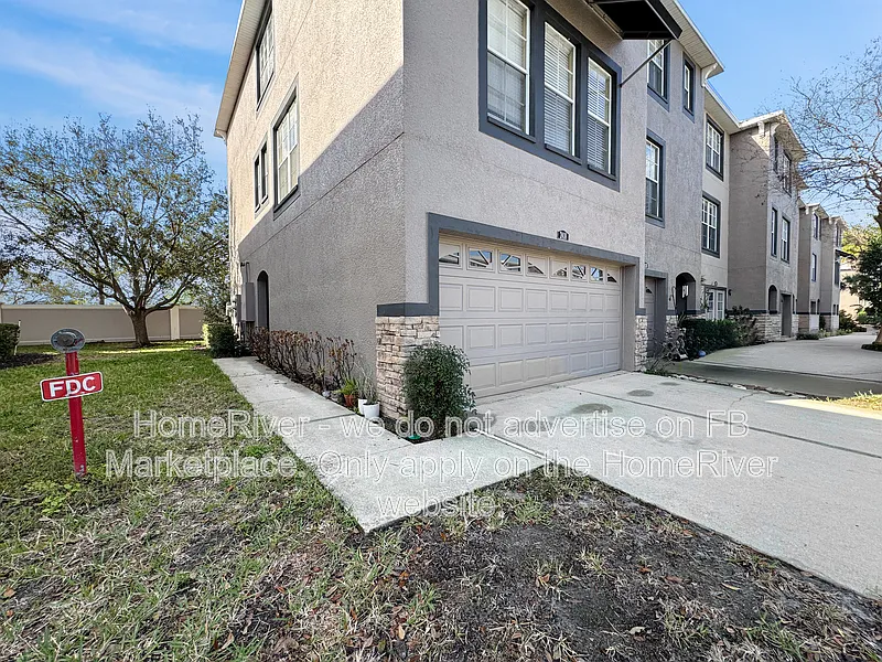 Building Photo - 2418 Middleton Grove Dr