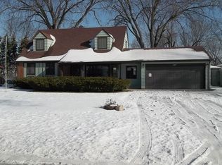 249 N Pioneer Dr, Addison, IL 60101