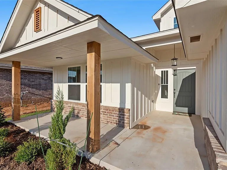 5008 Misty Wood Ln — Photo 3