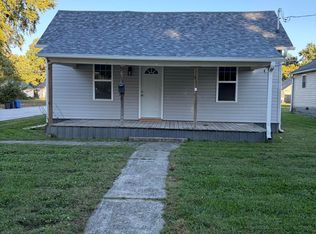 1052 S Ellsworth Ave, Marshall, MO 65340