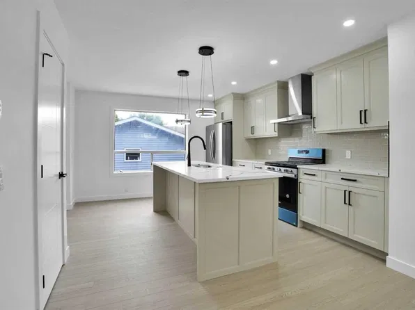 73 N Martinridge Cres NE, Calgary, AB T3J 3M4