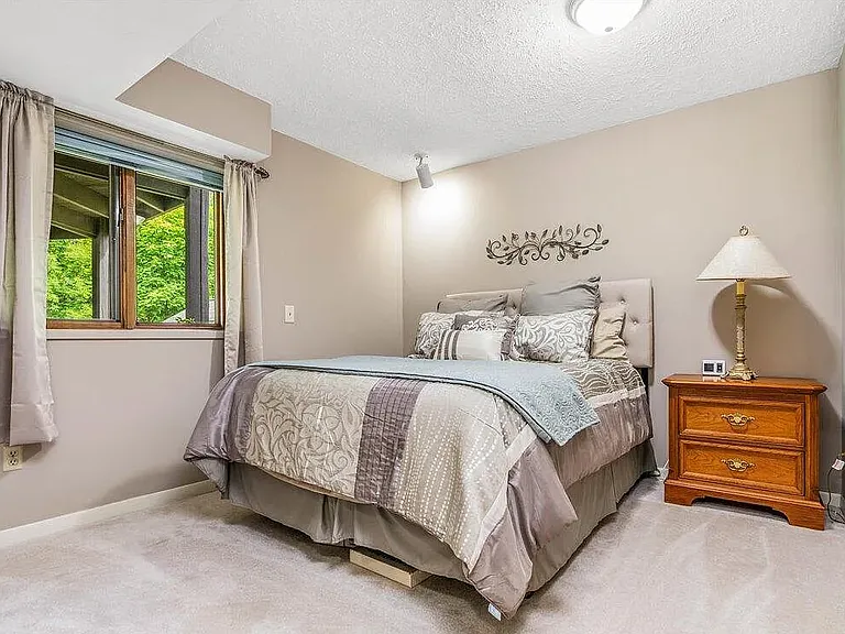 2352 Graystone Dr — Photo 15