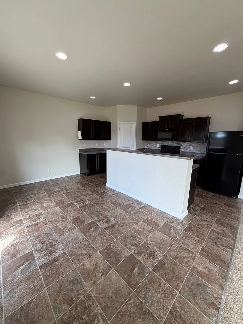 1922 193rd St. E Spanaway, WA 98387 — Photo 4