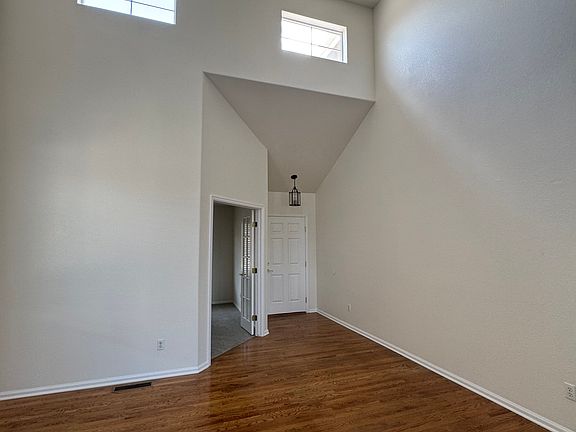 5th image of 10549 Laurelglen Cir