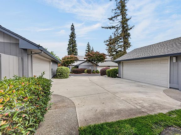 4th image of 8028 Briar Ridge Ln