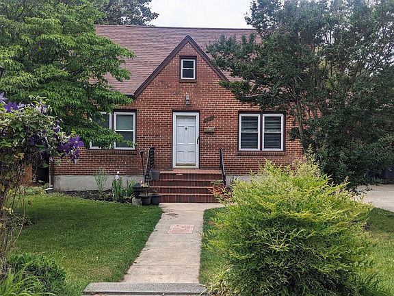 3rd image of 2414 Floraland Dr NW