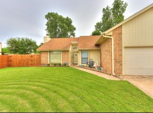 302 W Branches Way, Mustang, OK 73064