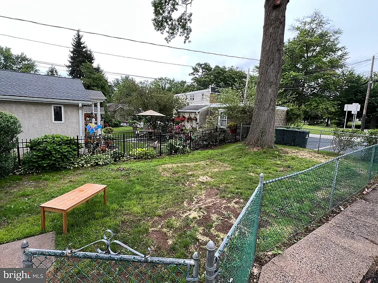 741 Main St — Photo 11