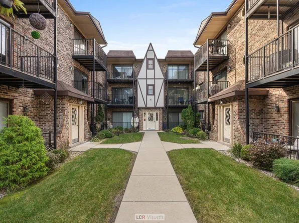 7616 W Lawrence Ave Unit 2B, Harwood Heights, IL 60706