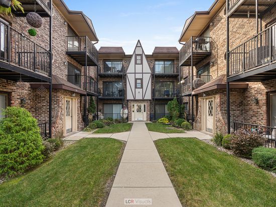 7616 W Lawrence Ave Unit 2B, Harwood Heights, IL 60706
