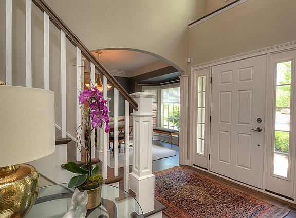 3rd image of 776 Fox Run Dr