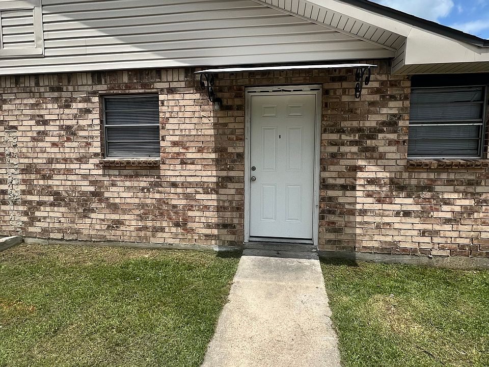 1st image of 218 Victoria Dr APT 6A
