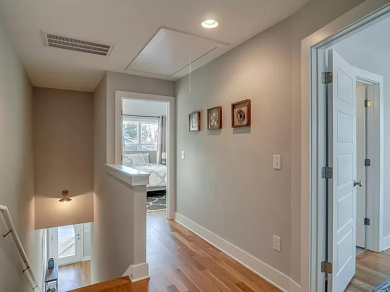1411B Arthur Ave — Photo 15