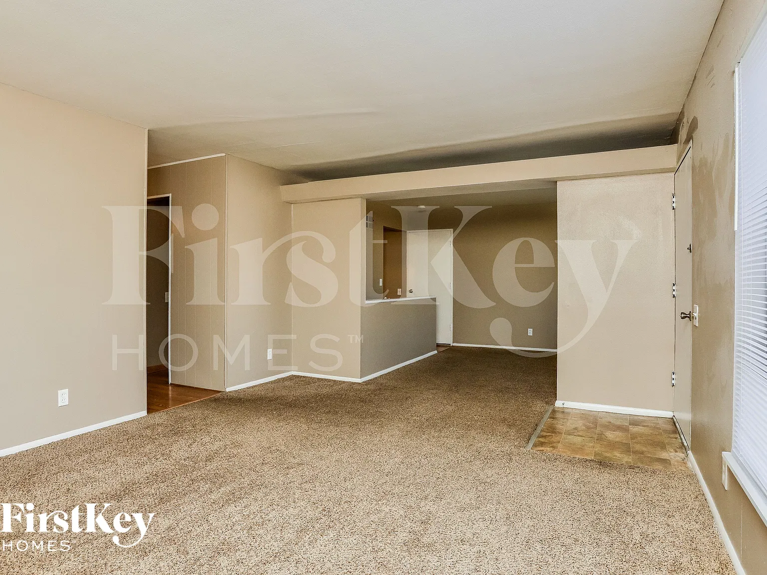 3 bed, 2.5 bath, 1301 sqft, $1,755 — Photo 3