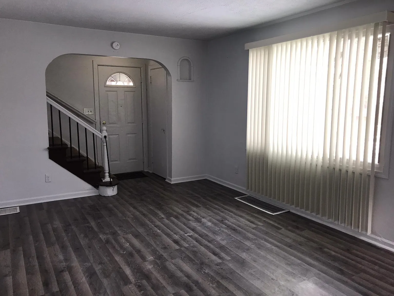 2 bed, 968 sqft, $1,350 — Photo 3