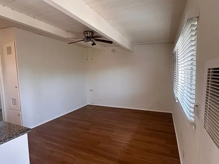 1336 E Hellman St — Photo 9