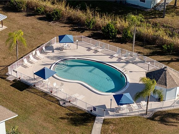 2nd image of 1100 Pondella Rd APT 916