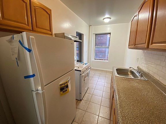 3rd image of 8020 Broadway APT 4