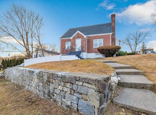 135 Dayton Rd, Bridgeport, CT 06606