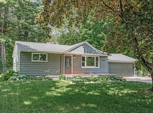13294 Andrews Ave, Lindstrom, MN 55045