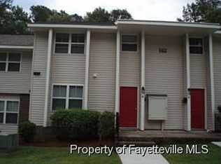 571 Winding Creek Rd, Fayetteville, NC 28305