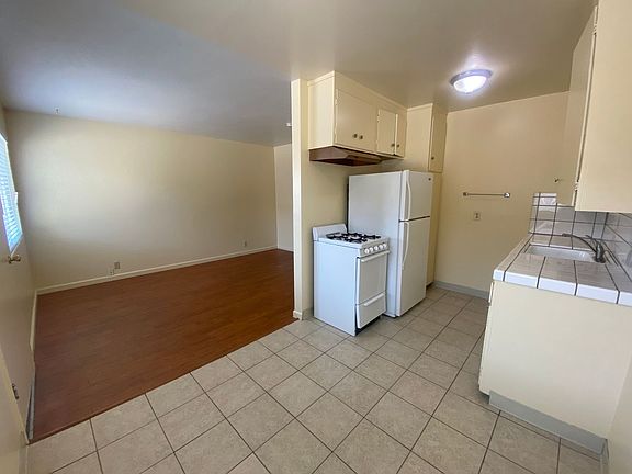 2nd image of 235 Pamela Ave APT 3
