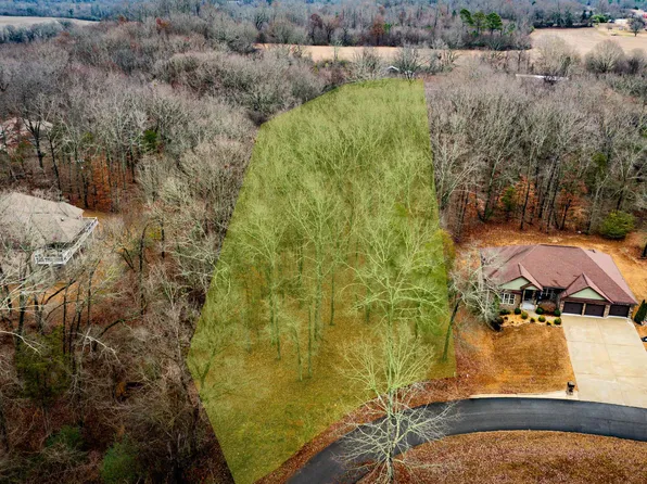 105 Bailey Ct, Killen, AL 35645
