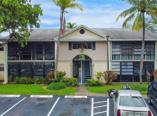 927 NE 199th St APT 107, Miami, FL 33179
