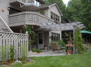 14 Pond Edge Dr, Waterford, CT 06385
