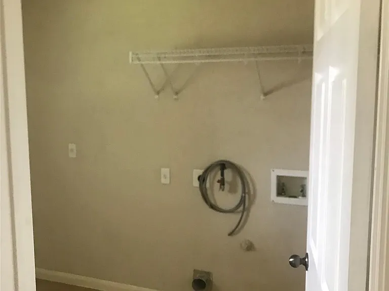913 Rochester Castle Way — Photo 14