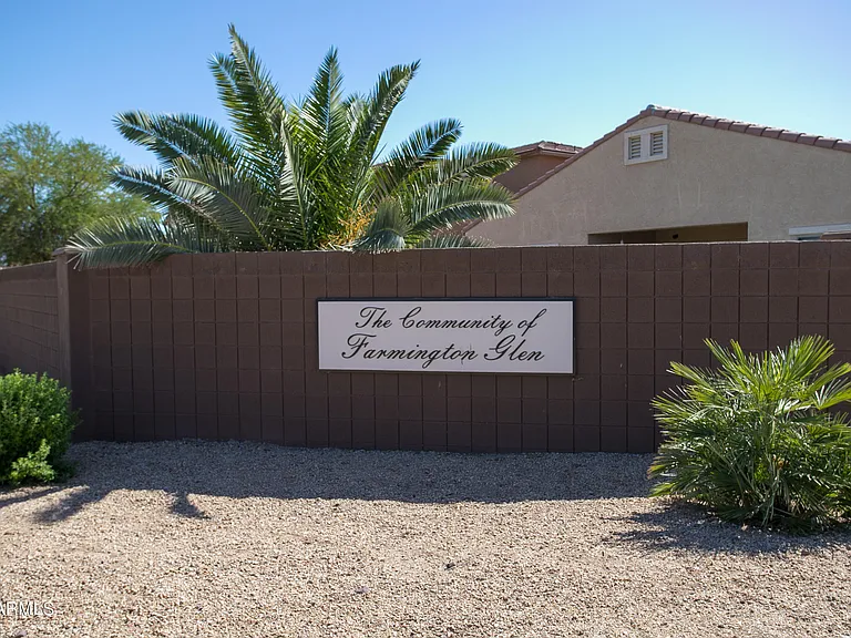 9928 W Chipman Rd — Photo 37
