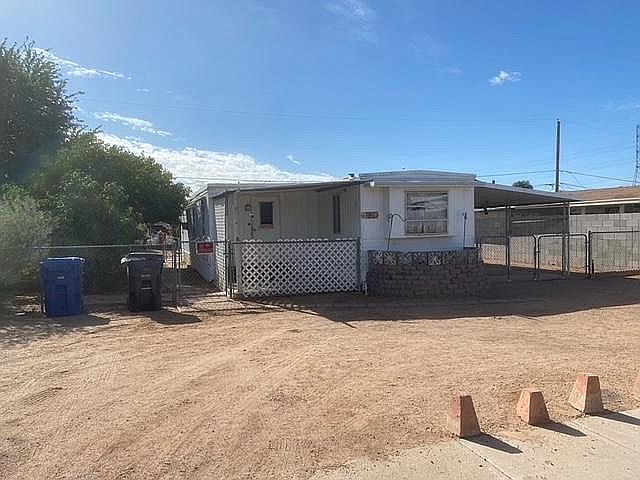 1st image of 3927 E Balsam Ave