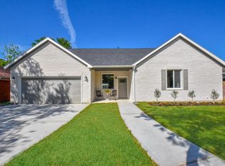 807 Hackberry St, Stafford, TX 77477