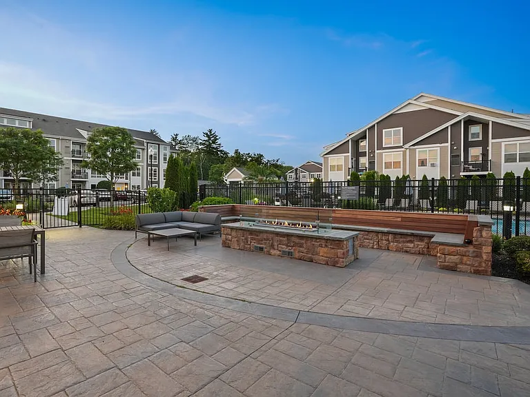 Outdoor lounge with fire pit